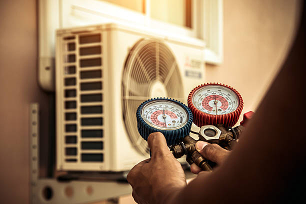 Professional Ductwork Repair technician working in Coleman, FL